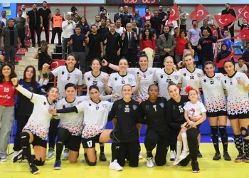 Konyaaltı’nın Mavi Kelebekler’inde liderlik için kritik hafta