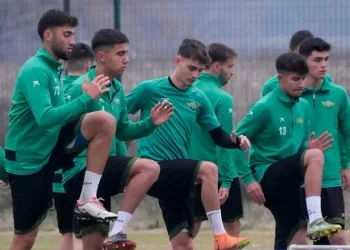 Akhisarspor 2. devre hazırlıklarını sürdürüyor