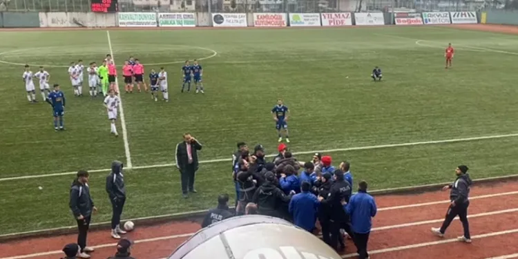 Trabzon’da amatör lig maçında gerginlik