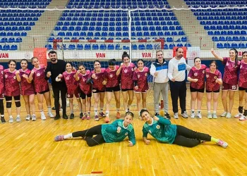 Cizre’de 4 sporcu, Hentbol Milli Takımı kampına davet edildi