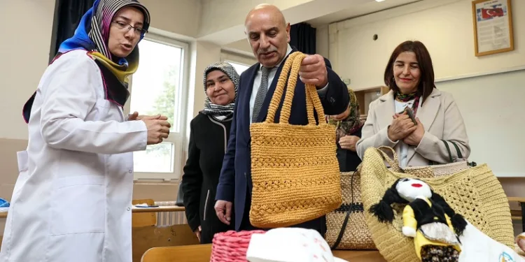 Farabi Anadolu Lisesine dikiş atölyesi açıldı