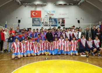 Aydın Okullar Arası Yıldız Erkekler Voleybol Turnuvası sona erdi