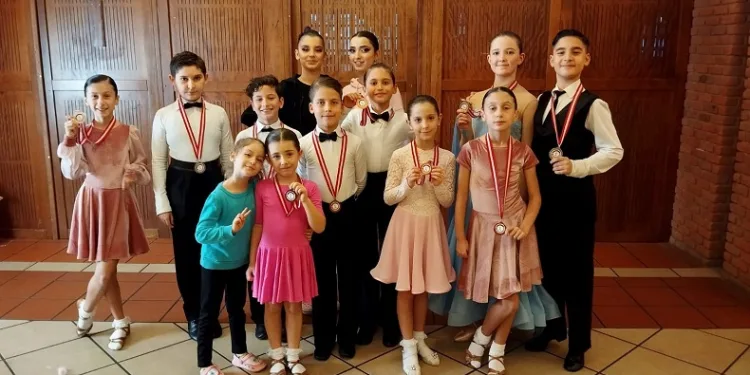 Dans topluluğu 15 madalyayla döndü