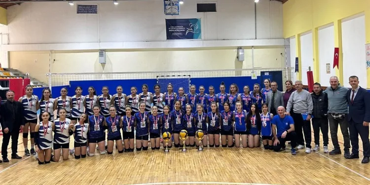 Yıldız Kızlar Voleybol Turnuvası şampiyonları belli oldu