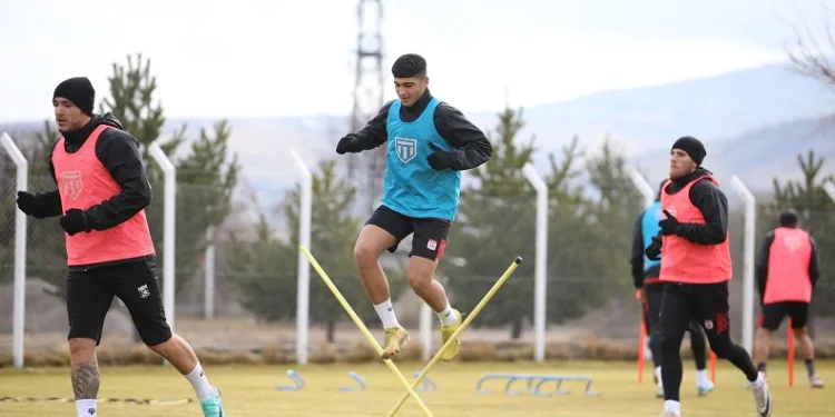 Sivasspor’un genç yıldızı Yunus Emre Konak Brentford’a gidiyor