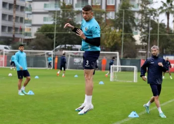 Alanyaspor, maç saatini beklemeye başladı