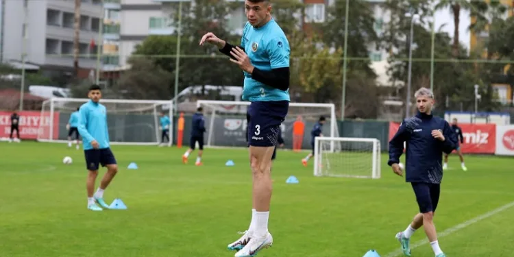 Alanyaspor, maç saatini beklemeye başladı