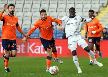 Başakşehir ile Adana Demirspor 5. randevuda