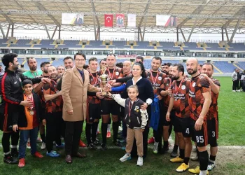 Kurumlar arası futbol turnuvasının şampiyonu il milli eğitim müdürlüğü oldu