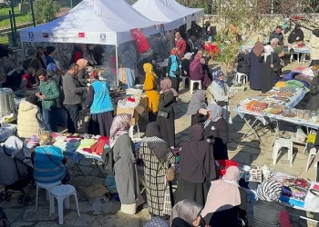 Filistin çarşısına yoğun ilgi