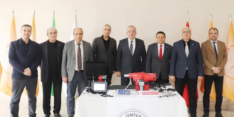 Amasya Üniversitesi’ne binaların dayanıklılığını ölçecek deprem kiti alındı