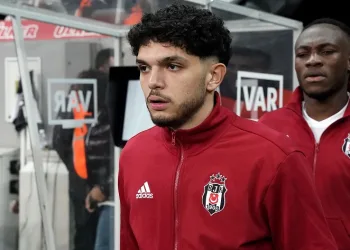 Emrecan Terzi, Beşiktaş formasını ligde ilk kez doğum gününde giydi