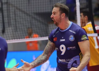 Efeler Ligi: Galatasaray: 1 – Arkas Spor: 3