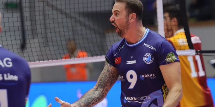 Efeler Ligi: Galatasaray: 1 – Arkas Spor: 3