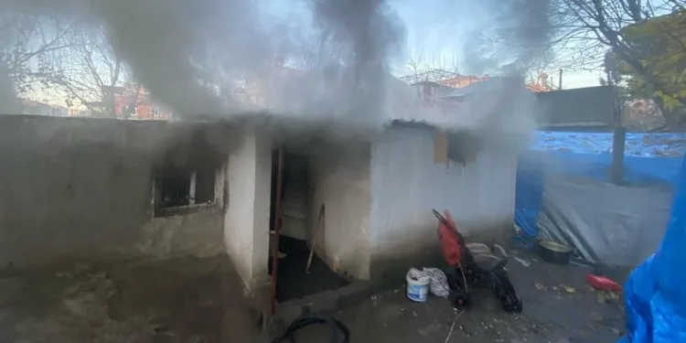 Osmaniye’de ev yangını