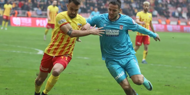 Sivasspor’da Manaj, Galatasaray maçında yok