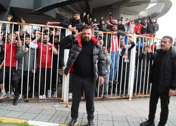 Bülent Uygun’dan asker selamı!