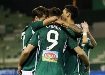 Fatih Terim’li Panathinaikos liderliğe yükseldi