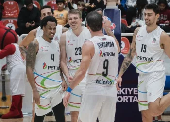 Aliağa Petkimspor, çıkışa geçti