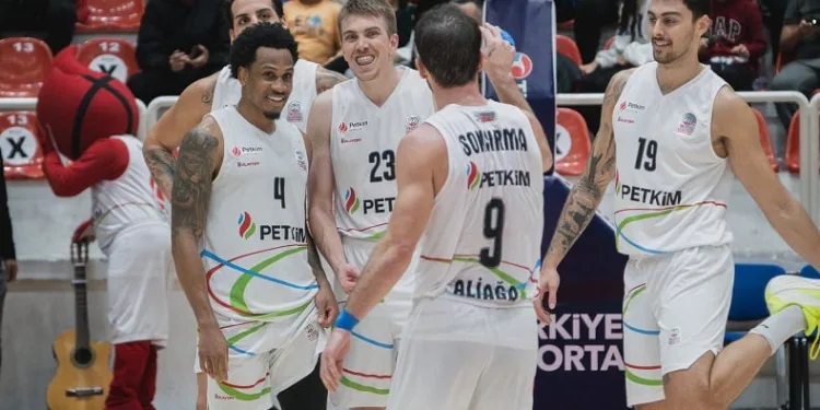 Aliağa Petkimspor, çıkışa geçti