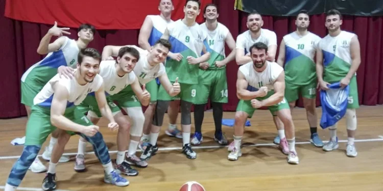 SUBÜ erkek basketbol takımından bronz madalya