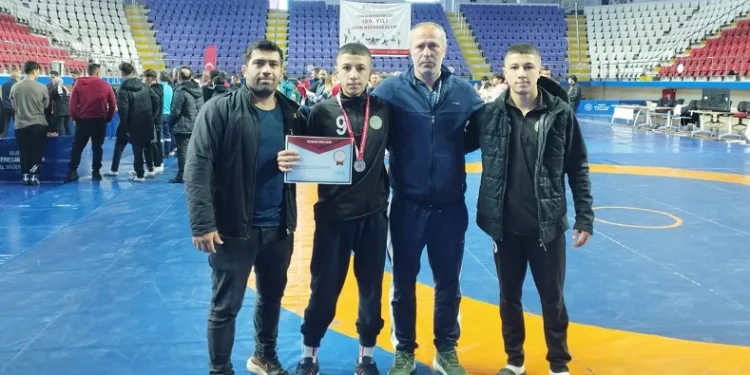 Sarıgöllü iki güreşçi Türkiye Şampiyonasında Manisa’yı temsil edecek