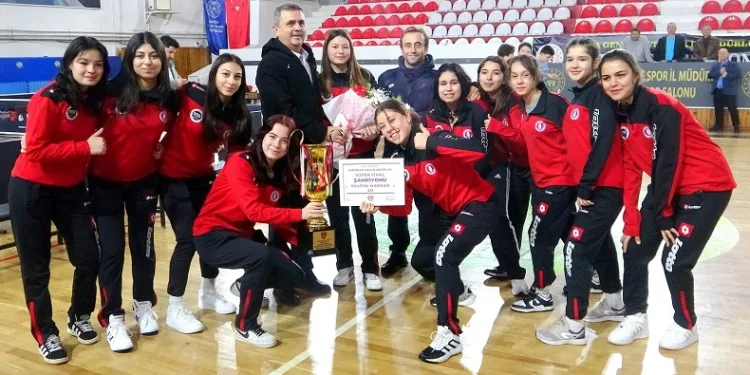 Hokey Süper Lig şampiyonu Muğla’ya döndü