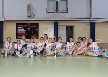 Spor kız takımı göz kamaştırıyor