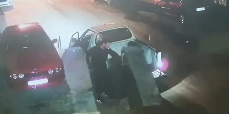 Hırsızlar iş yerinin önündeki rampayı çaldı