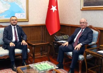 Milli Savunma Bakanı Güler, Ukrayna’nın Ankara Büyükelçisi Bodnar’ı kabul etti