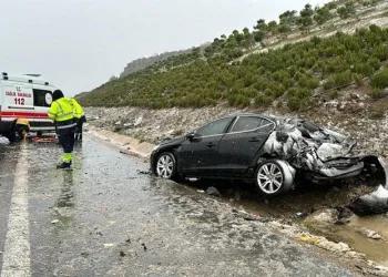 Balıkesir’de zincirleme kaza:1 ölü, 4 yaralı