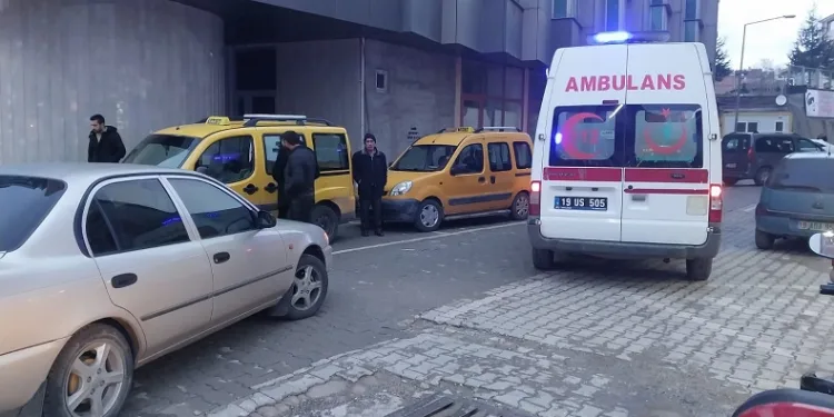 Otomobilin çarptığı yaya yaralandı