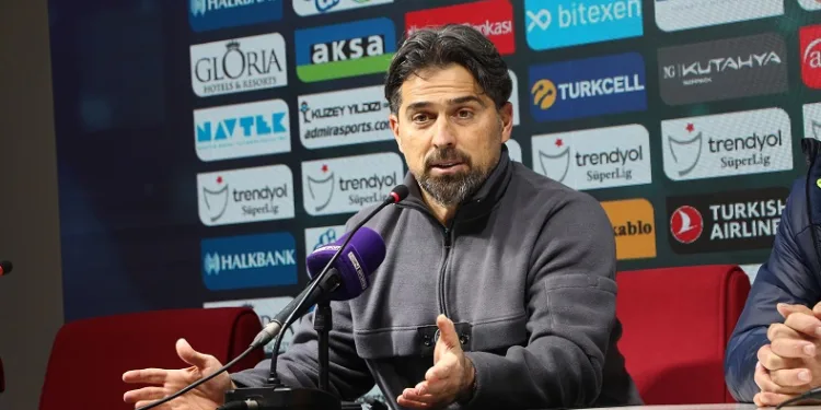 İlhan Palut: “Hak ettiğimiz bir mağlubiyet aldık”