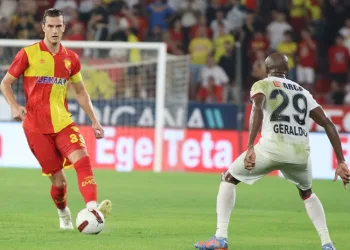 Göztepe’de stoper transferi sonrası Atınç Nukan ile yolların ayrılması bekleniyor