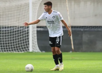 Altaylı Efe Sarıkaya, Fransa yolcusu