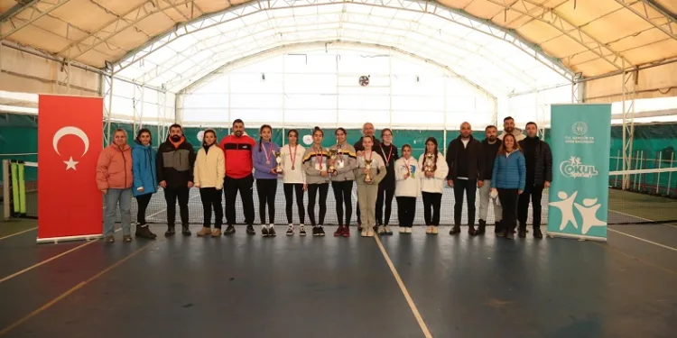 Muğla’da okul sporları yıldızlar tenis il birincisi belli oldu