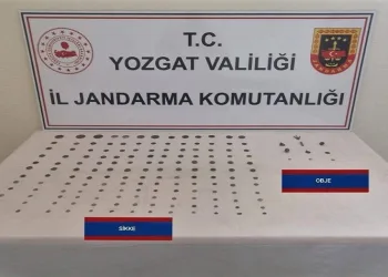 Roma dönemine ait 156 sikke ve 10 obje ele geçirildi