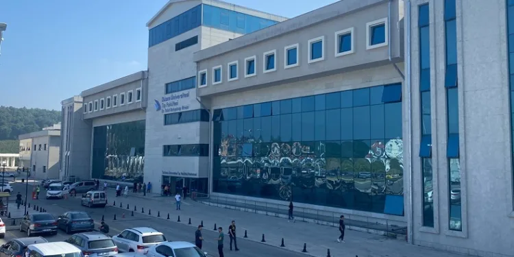Düzce Üniversitesi’nden 700 bin kişiye hizmet