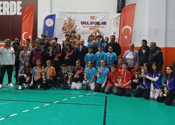 Köyceğiz’de Floor Curling’e Toparlar Ortaokulu damga vurdu