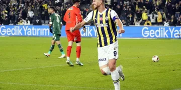Edin Dzeko: “Hedefim takımın farklı kulvarlarda başarılı olması”