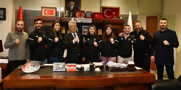 EGO Spor, şampiyonlarıyla sözleşme yeniledi