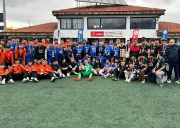 Okullar arası futbol turnuvasında şampiyonlar belli oldu
