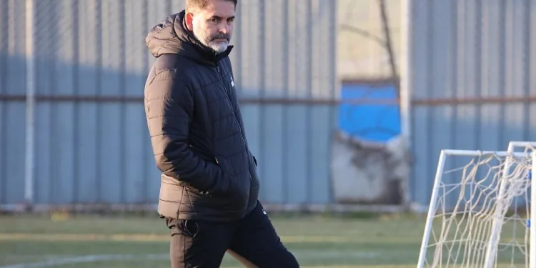 Elazığspor Teknik Direktörü Bülent Yenihayat, “Hazırlık dönemini mental ve fiziksel olarak iyi geçirdik”