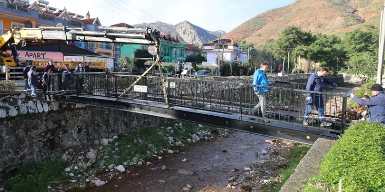 İçmeler’de 2 yeni köprü kullanıma sunuldu