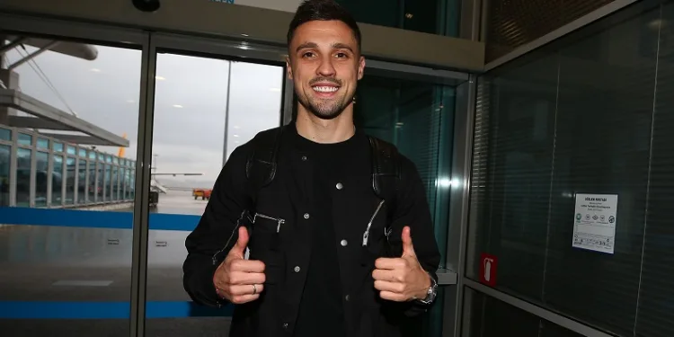 Rade Krunic, Fenerbahçe için İstanbul’da