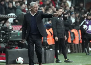 Fernando Santos, galibiyetle başladı