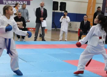 Diyarbakır’da 311 çocuk karate turnuvasında mücadele etti