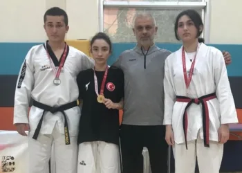 Zonguldak’ta Gençler Taekwondo İl Birinciliği müsabakaları yapıldı