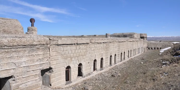 Kars’ta tabyalar yok oluyor