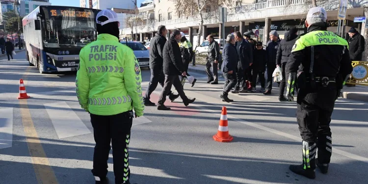 Elazığ’da ‘Önce Yaya’ uygulaması